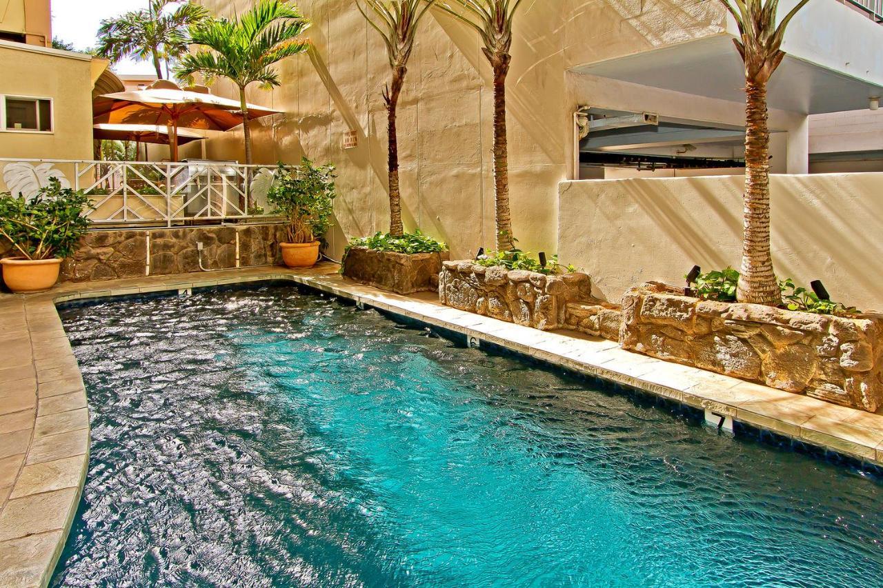 Hotel Equus Honolulu Esterno foto