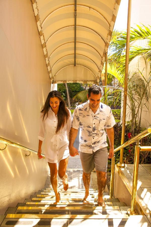 Hotel Equus Honolulu Esterno foto