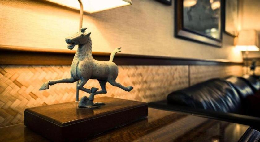 Hotel Equus Honolulu Esterno foto