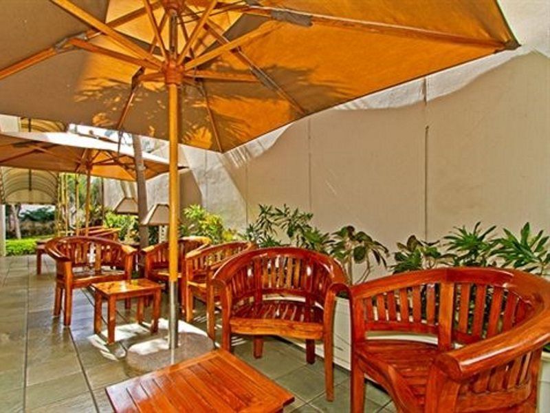 Hotel Equus Honolulu Esterno foto