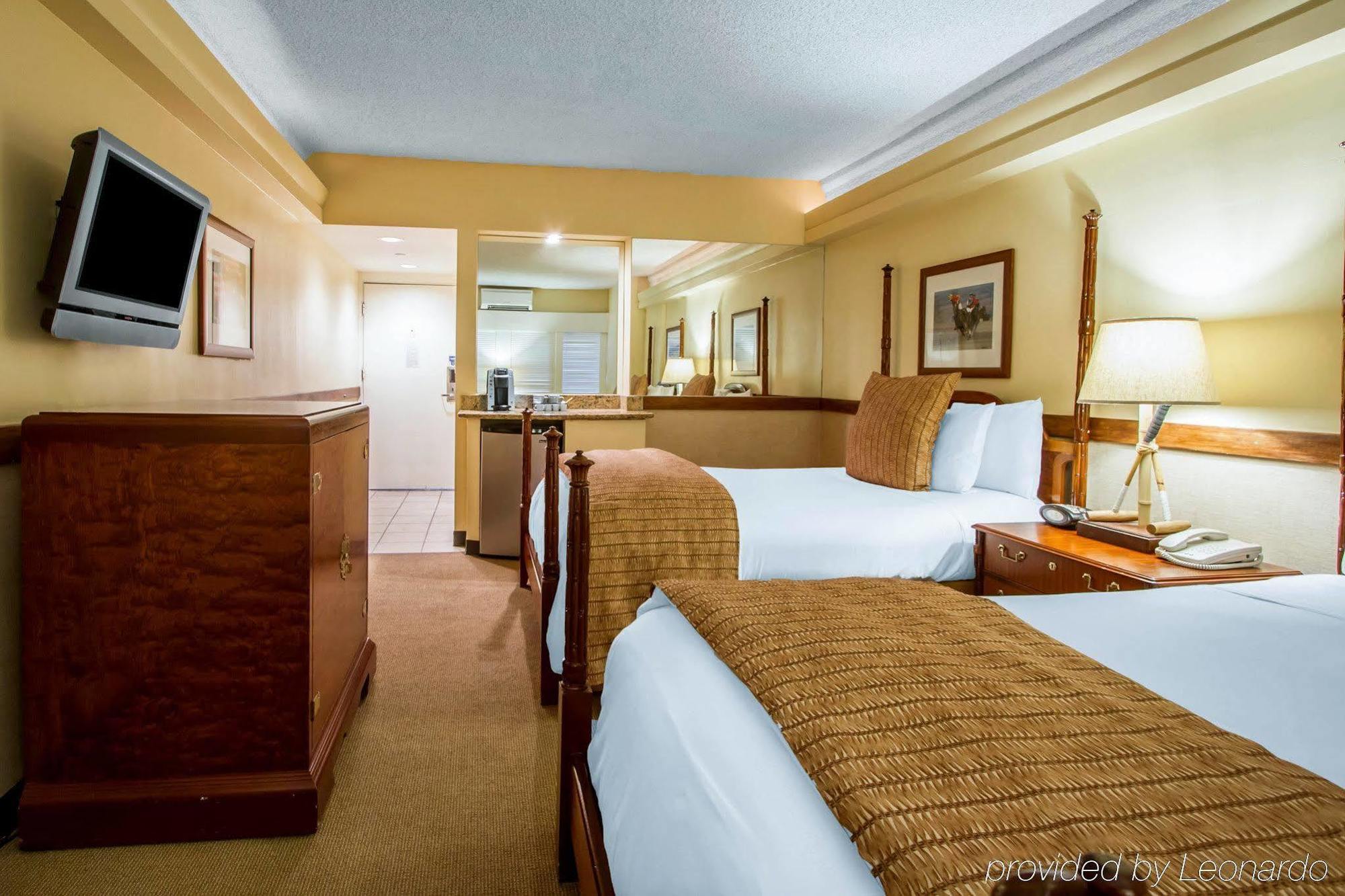 Hotel Equus Honolulu Esterno foto