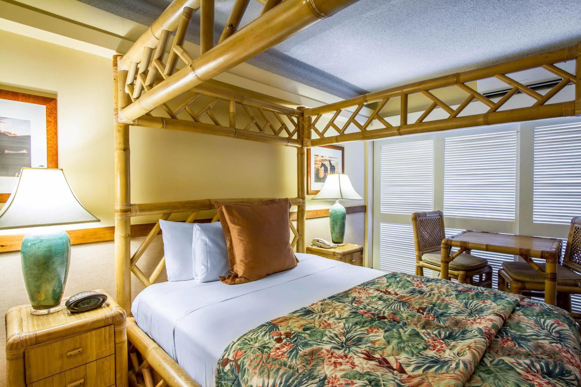 Hotel Equus Honolulu Esterno foto