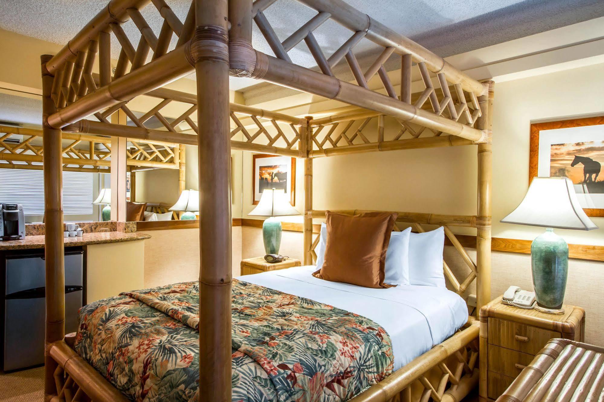 Hotel Equus Honolulu Esterno foto