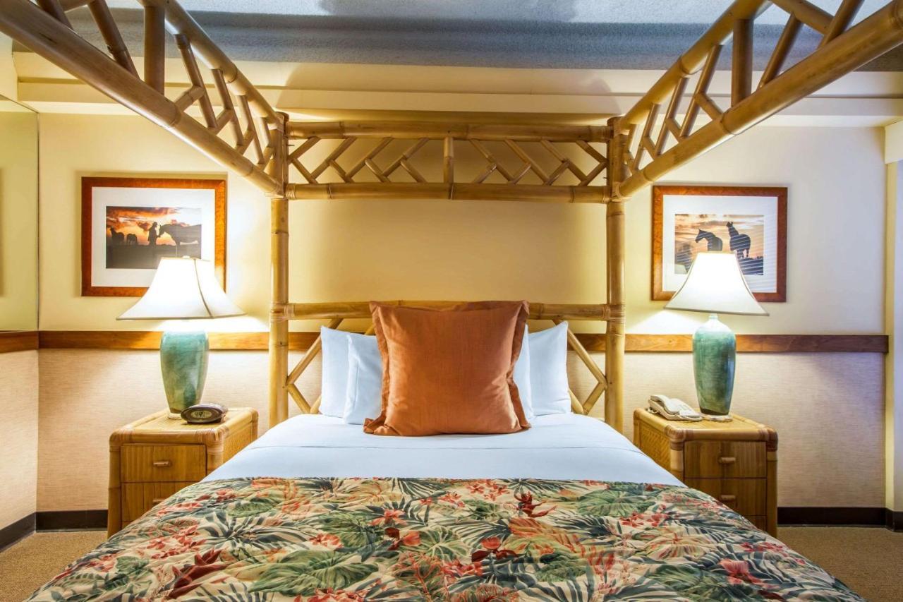 Hotel Equus Honolulu Esterno foto