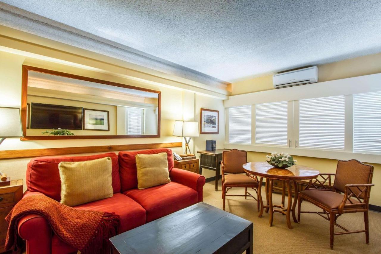 Hotel Equus Honolulu Esterno foto