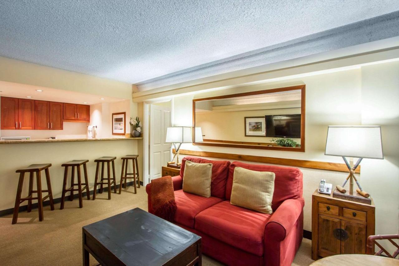 Hotel Equus Honolulu Esterno foto
