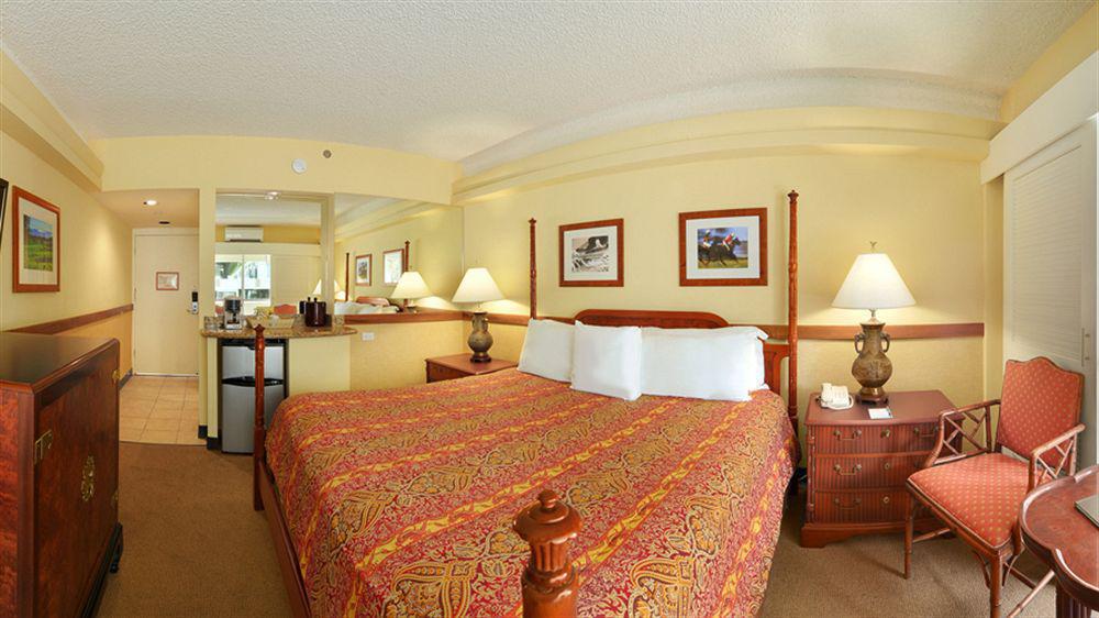 Hotel Equus Honolulu Esterno foto